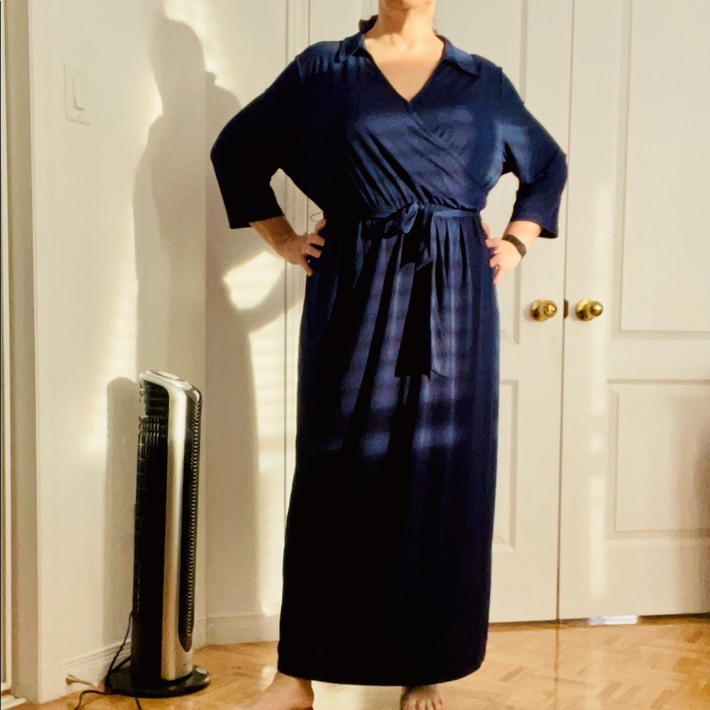 NWT beautiful NY Collection Navy maxi dress 3X plus size. Stretchy. Brand new.